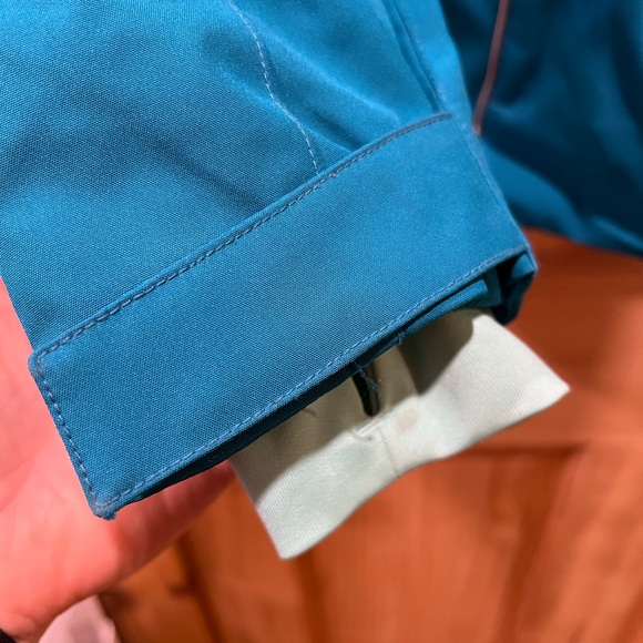 Spyder Girl’s Ski Jacket w/ tech pockets & thumb holes - Picture 9 of 9